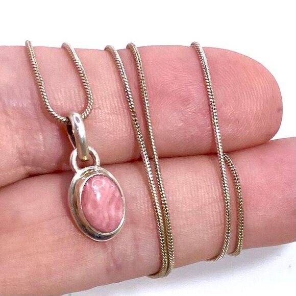 ALX Striking Sterling 925 Silver & Rose Quartz Necklace - Picture 4 of 8